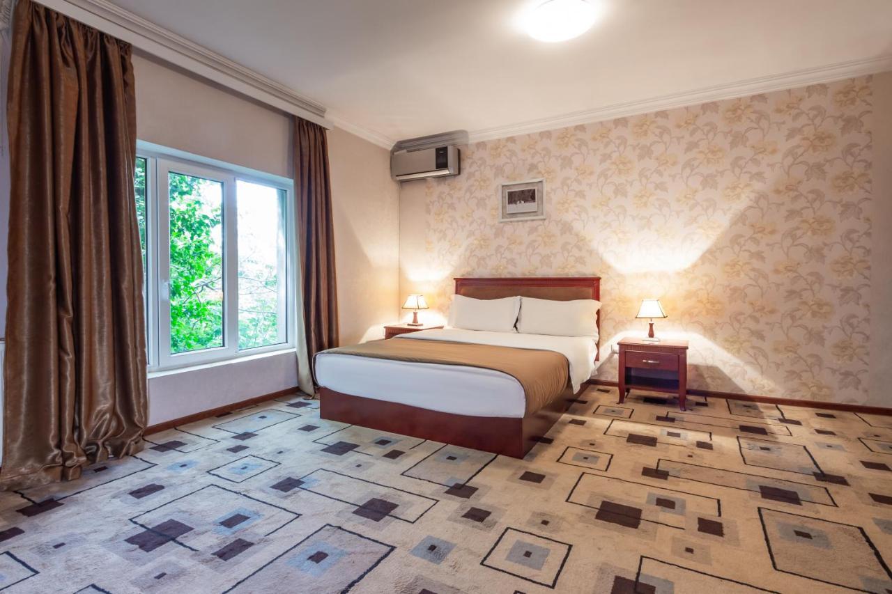 Margo Palace Hotel Tbilisi Bagian luar foto